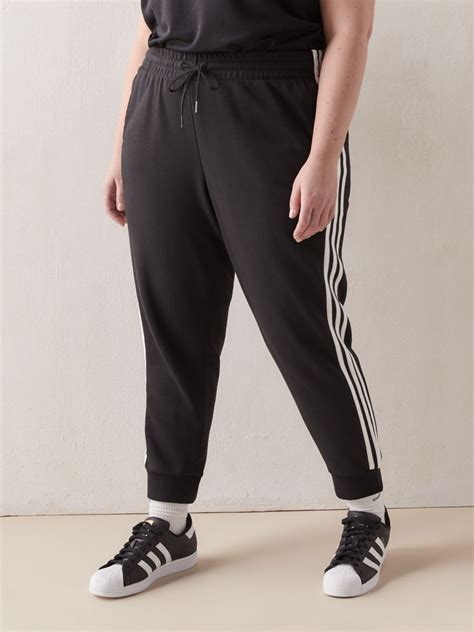 Adidas classic 3 Stripe joggers